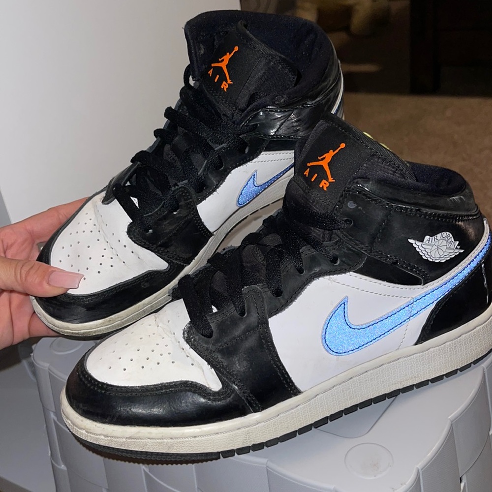 Nike Air Force 6.5 youth.